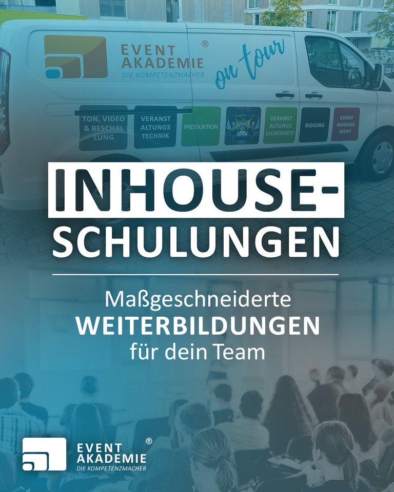 Inhouse Schulung Text mit Fahrzeug im Hintergrund